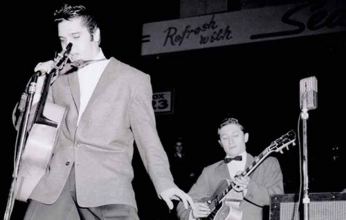 Elvis e Scotty Moore in concerto