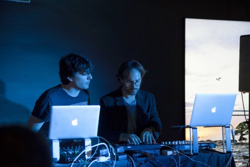 Voyager, IQOS™ Embassy, We Reset, Mini Moog, Vittorio Nocenzi, performance, viaggi, Folco Peroni, Alessandro Angiolillo, Edoardo Pesce, foto, gallery