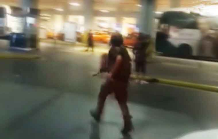 Decine di morti all’aeroporto di Istanbul dopo un attentato