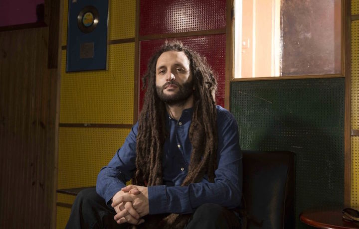 Alberto D'Ascola, noto come Alborosie, ha fondato i Reggae National Tickets nel 1993. Ora vive in Giamaica