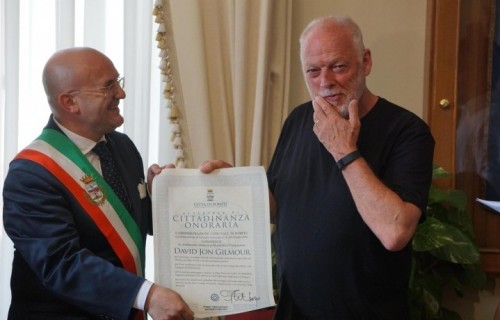 David Gilmour e Ferdinando Uliano, sindaco di Pompei - ANSA/CESARE ABBATE