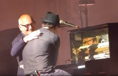 Ludovico Einaudi e i Mumford and sons sul palco dell’Assago Summer Arena