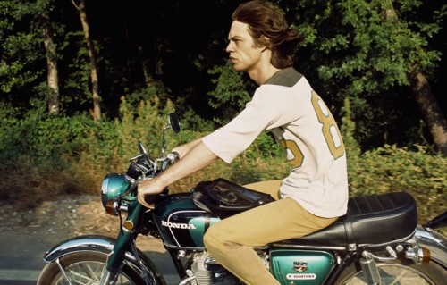 "Jagger voleva una Harley, ma non era riuscito a trovarla. Così si era dovuto accontentare di una Honda". Foto Dominique Tarlé