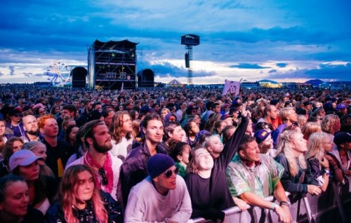 Il pubblico del Bråvalla di quest'anno, uno dei due festival coinvolti nll'indagine - Foto di Olle Kirchmeier