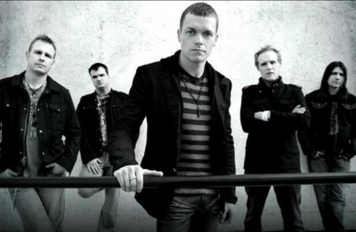 Un dettaglio della copertina di "3 Doors Down", l'omonimo album della band del 2008, il penultimo insieme al chitarrista Matt Roberts