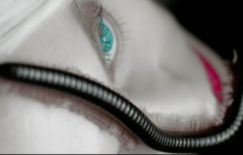 Un frame di uno dei sei nuovi mini trailer di American Horror Story S6