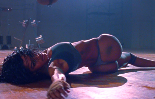 Un fotogramma del video di "Fade" di Kanye West