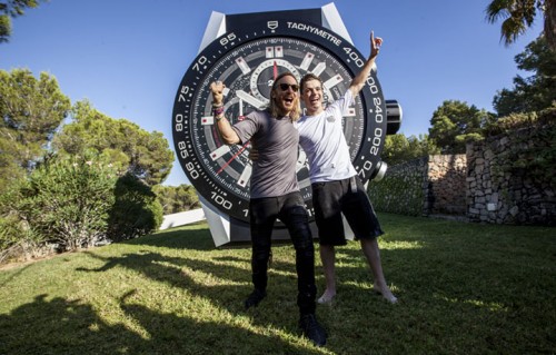 I due super dj David Guetta e il 20enne Martin Garrix, vecchia e nuova scuola, a confronto nella villa di TAG Heuer a Ibiza