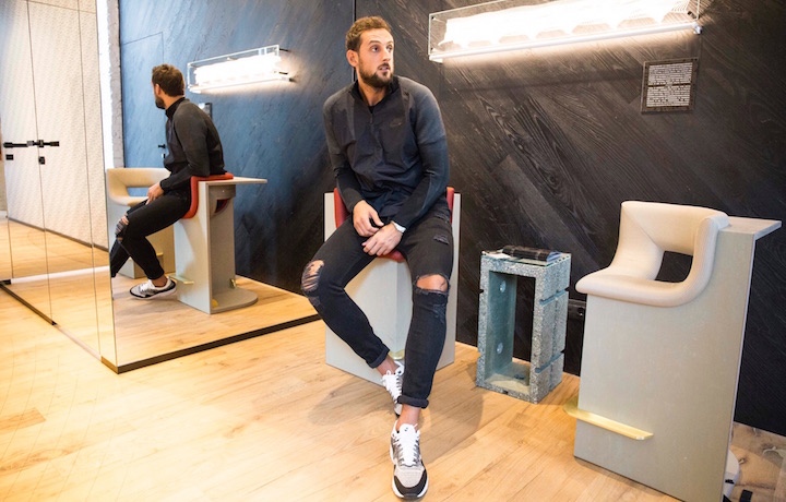 Marco Belinelli all'interno del nuovo NikeLab di Milano