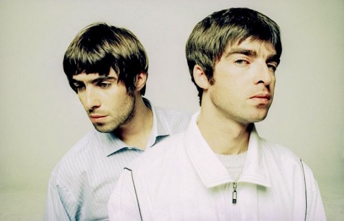 Liam e Noel Gallagher, foto via Facebook