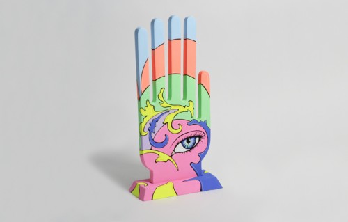 La scultura di Andy dei Bluvertigo esposta a "Normali Meraviglie. La Mano" alla Triennale di Milano dal 4 novembre