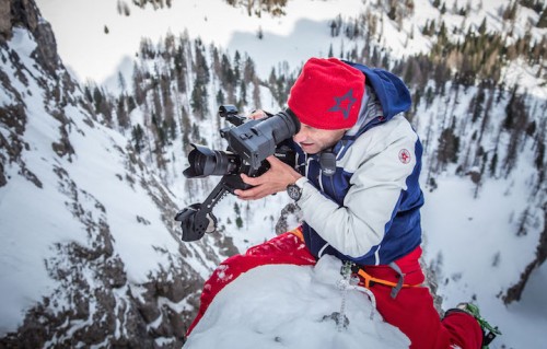 Thierry Donard sulle Dolomiti per filmare i voli in wingsuit