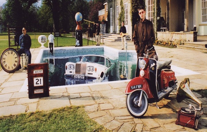 Un dettaglio della copertina di “Be Here Now” degli Oasis