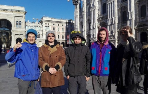 Foto di famiglia in Piazza Duomo. Foto: Facebook