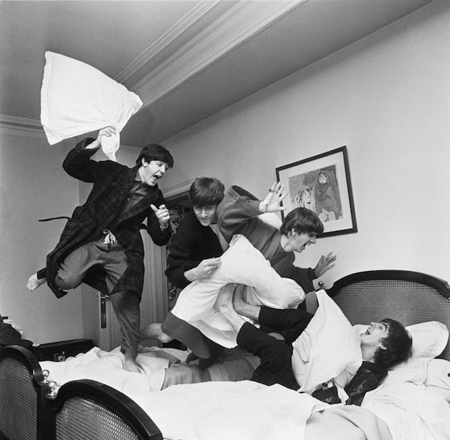 The Beatles a Parigi, foto di Harry Benson