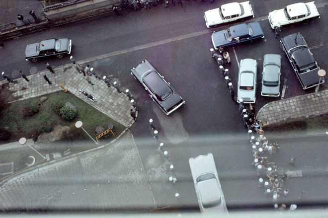 Foto tratta da "Hello, Goodbye". Di Shimpei Asai