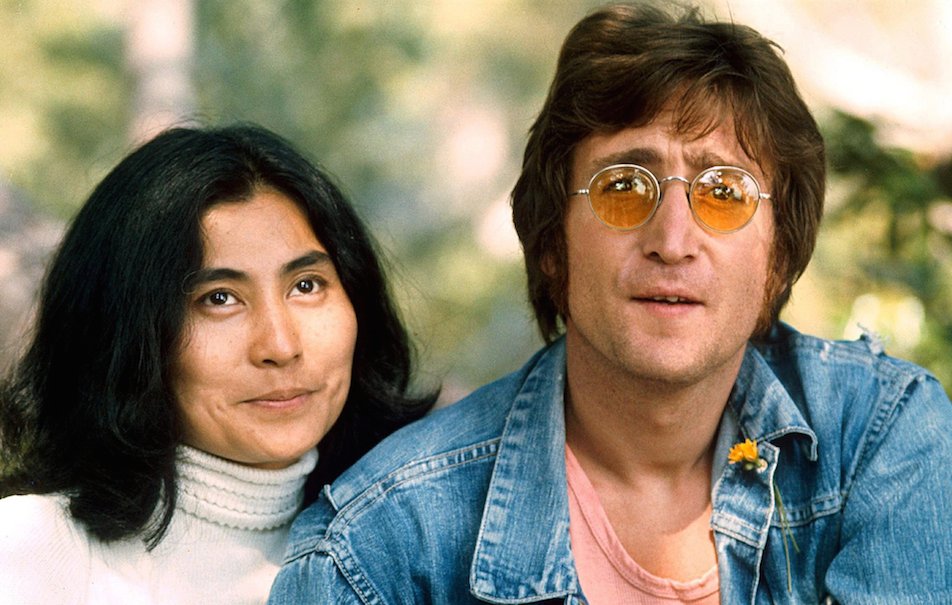Yoko Ono produrrà un film sulla storia d’amore con John Lennon