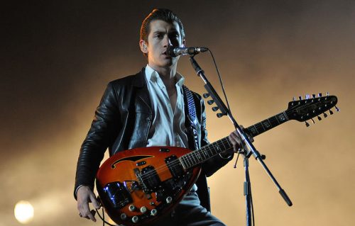 Alex Turner sul palco del Reading Festival nel 2014, foto di Brandon/Redferns via Getty Images