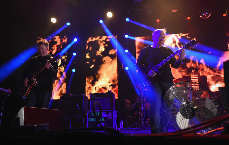 Phil Cunningham e Bernard Sumner dei New Order sul palco del Coachella il 16 aprile. Foto di Emma McIntyre/Getty Images for Coachella