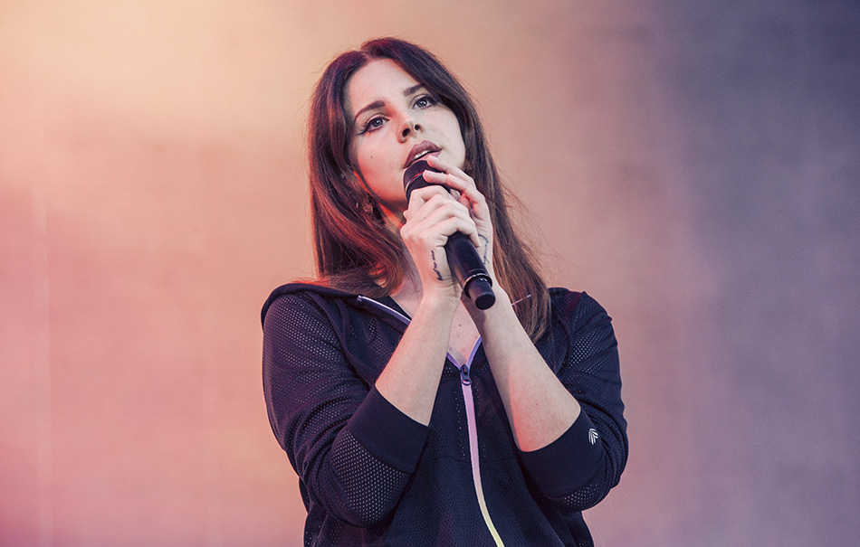 Lana Del Rey ha presentato una nuova canzone durante un concerto