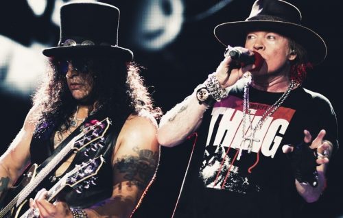 In questa foto i Guns N' Roses Live a Osaka, Giappone. Gennaio 2017