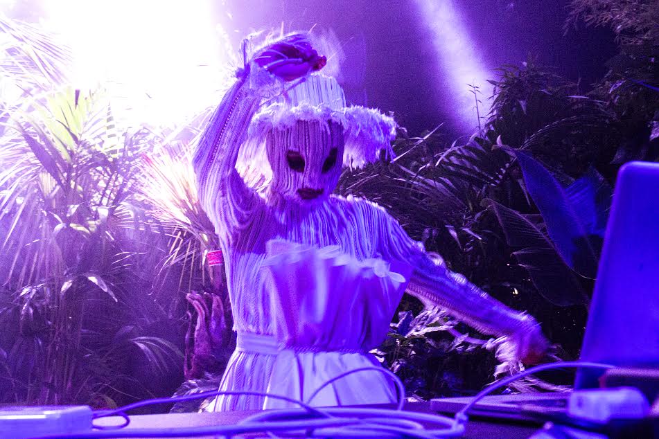 Björk apre il Sonar con un DJ set. Noi c’eravamo