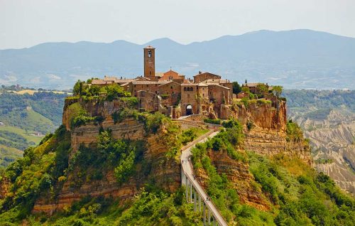 civita_di_bagnoregio-la-città-incantata-illustrazione-