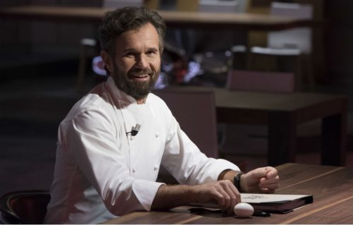 Carlo Cracco durante le riprese di Hell's kitchen