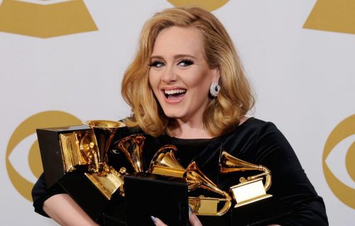 Adele ai Grammy 2016. Fonte: Twitter