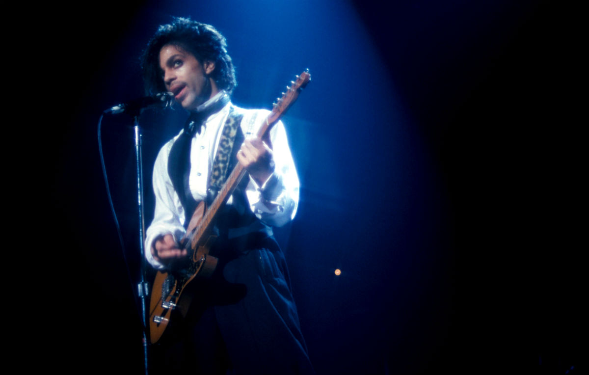 Prince, online il rarissimo ‘Versace Experience’