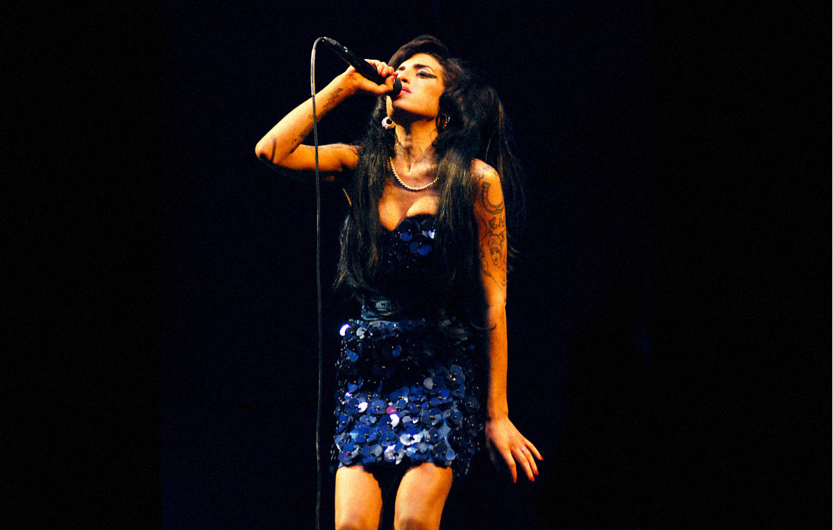 Il padre di Amy Winehouse: «Incontro spesso lo spirito di mia figlia»
