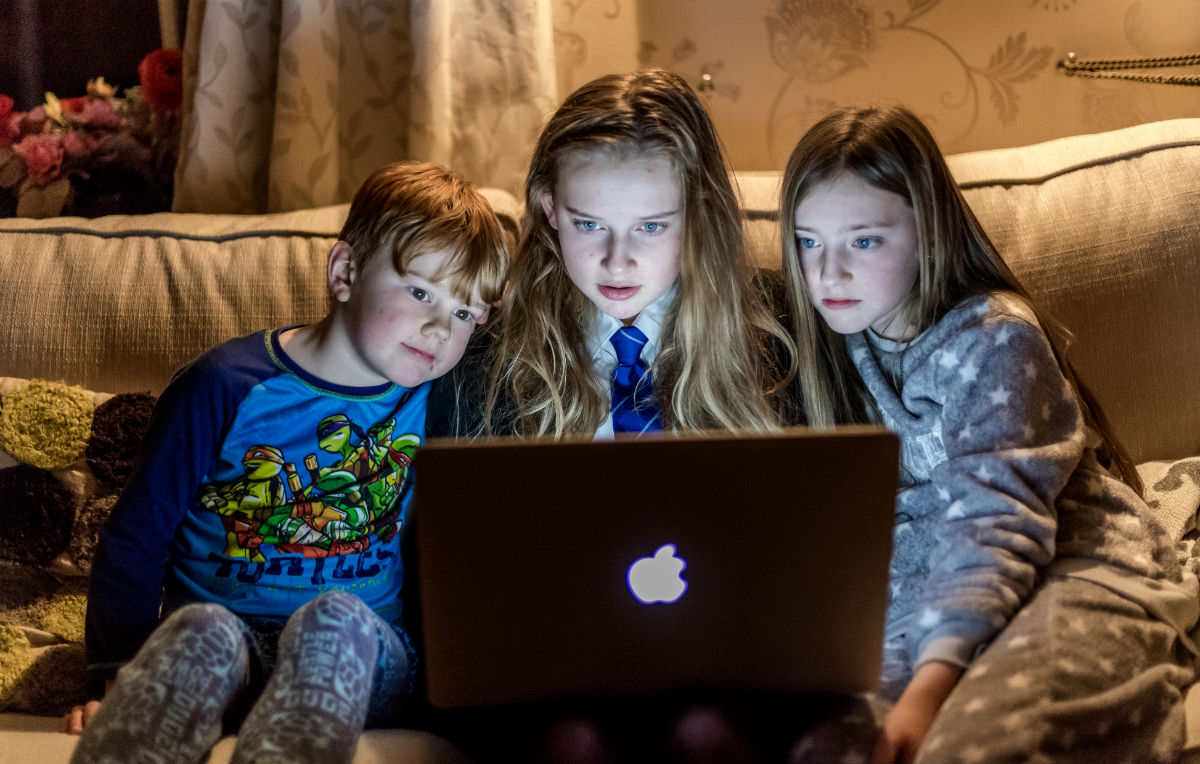 «YouTube raccoglie illegalmente dati sui bambini», la denuncia delle associazioni dei consumatori