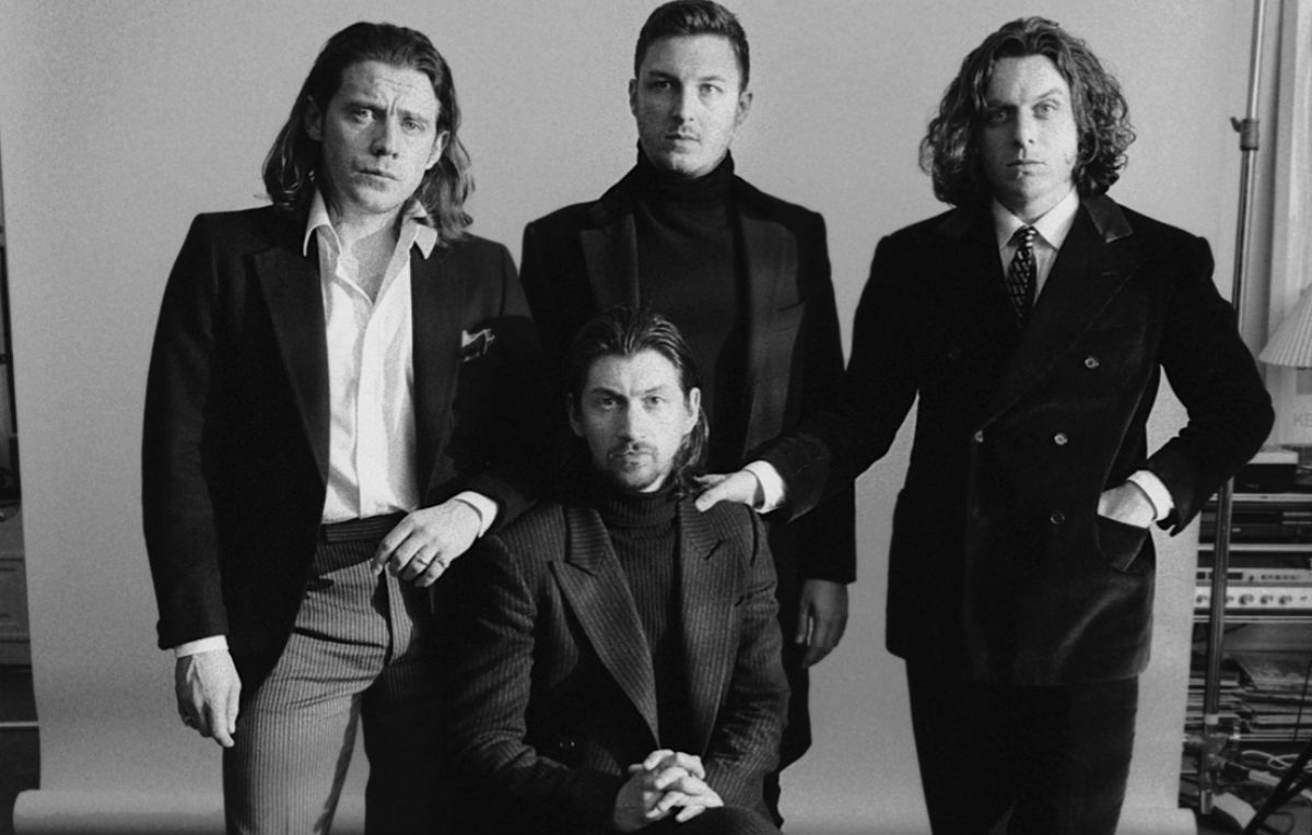 Arctic Monkeys, il video live di ‘Four Out of Five’