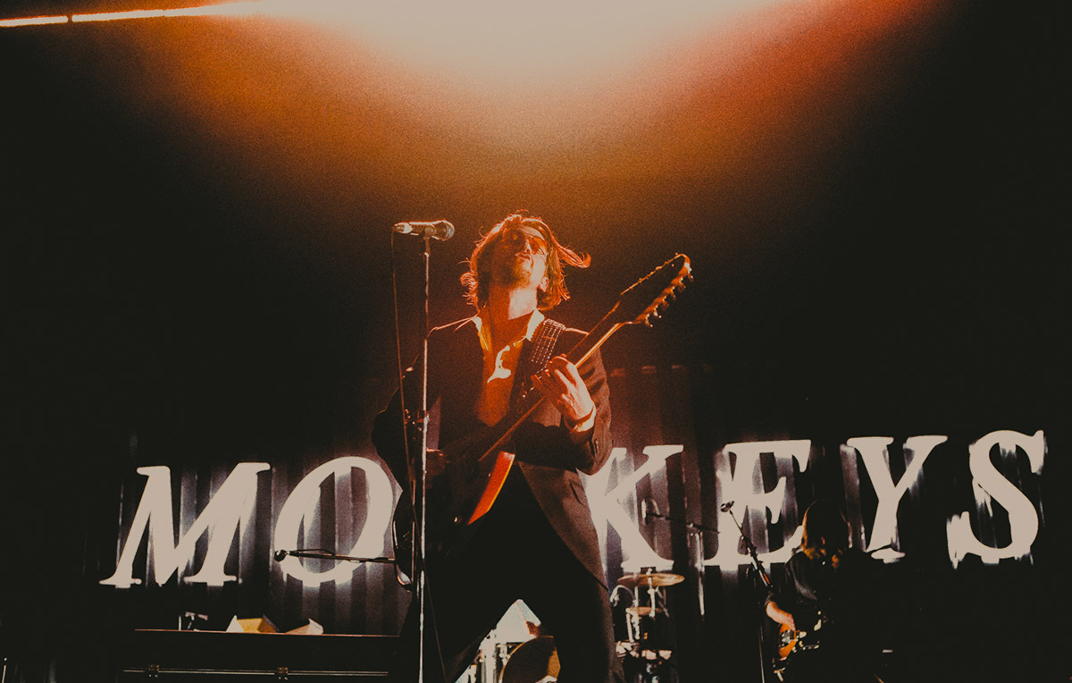 Miles Kane e gli Arctic Monkeys insieme sul palco dell’O2 Arena