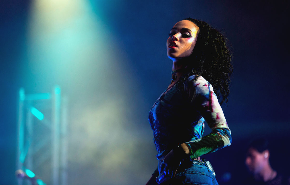 FKA Twigs: «Mi hanno tolto sei tumori dall’utero»