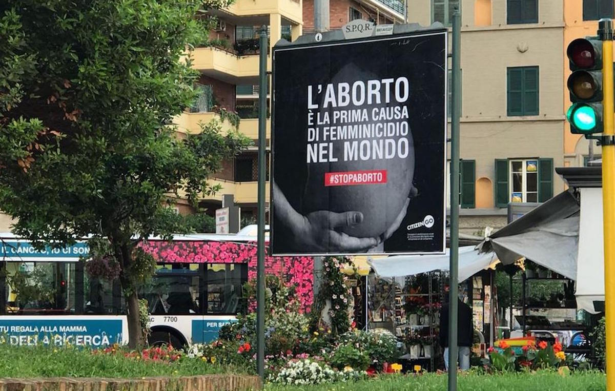 «Durante un aborto non si uccidono bambini», la risposta ai manifesti di Roma