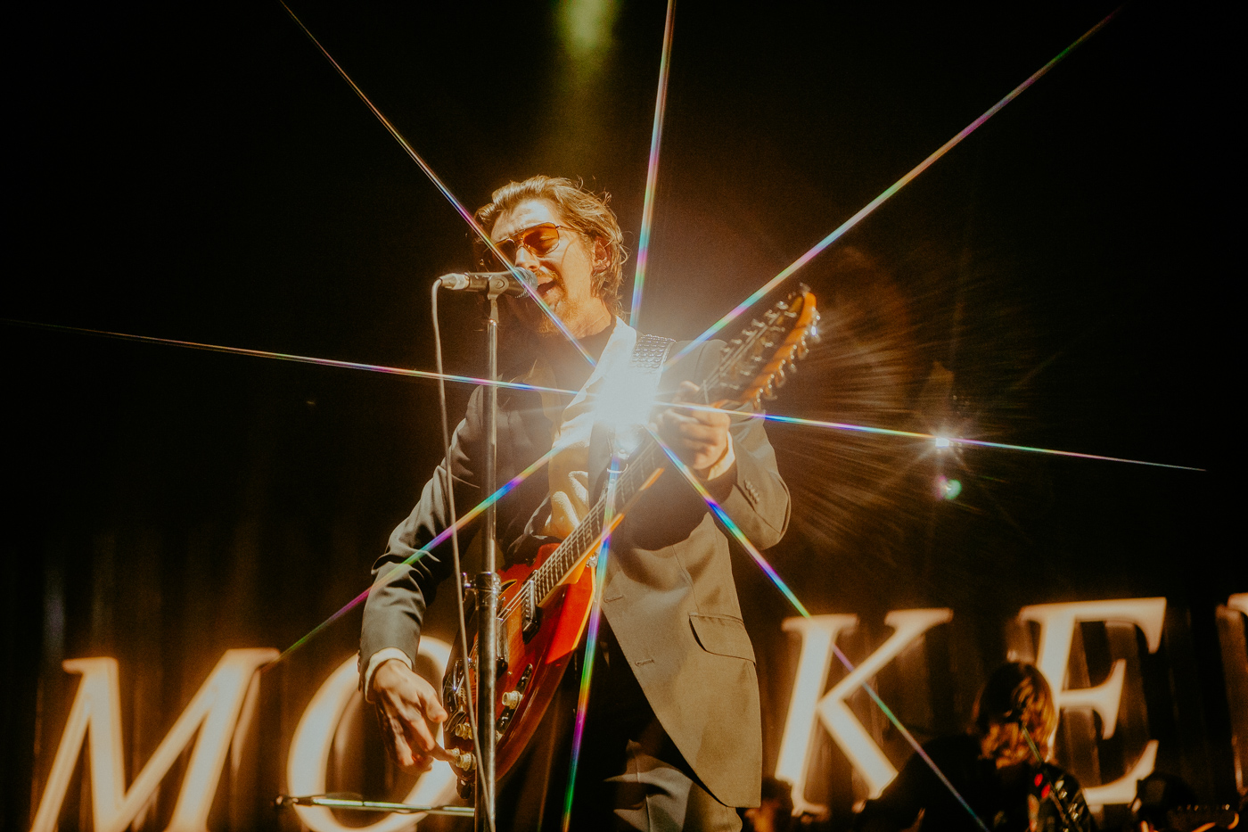 Arctic Monkeys in concerto a Milano, Alex Turner è pronto per la Fashion Week