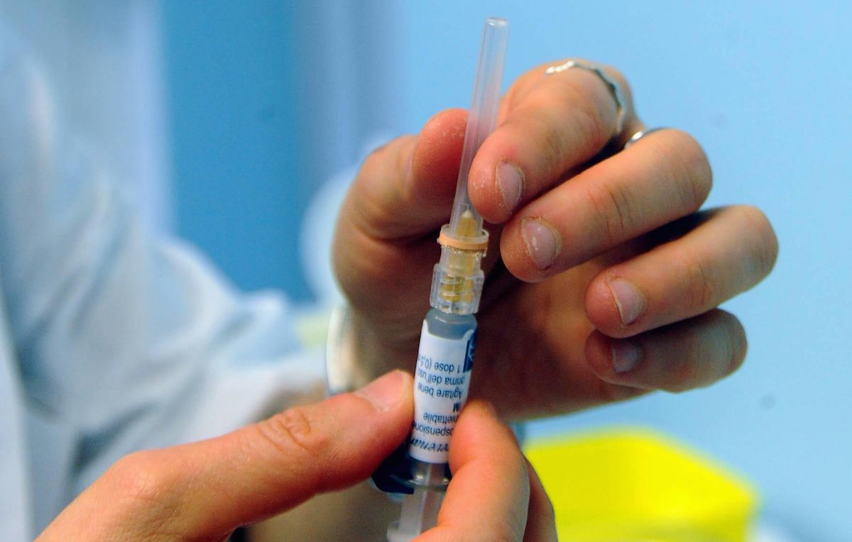 Vaccini, verso l’autocertificazione per iscriversi a scuola