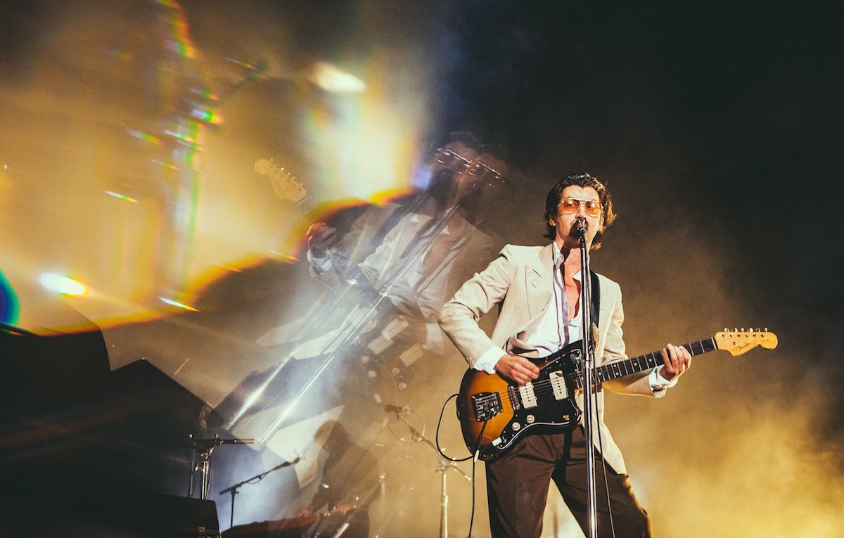 Gli Arctic Monkeys hanno suonato una cover degli Strokes