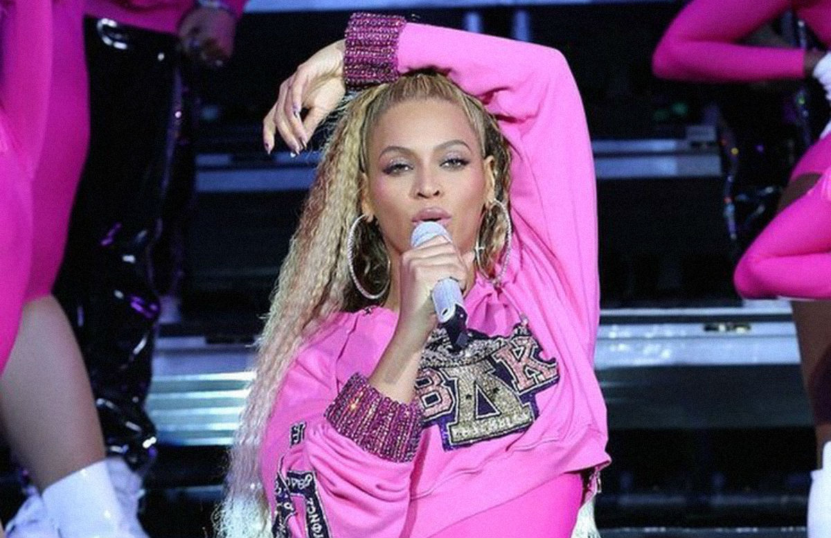 Beyoncé e Balmain annunciano una collezione ispirata ai look del Coachella