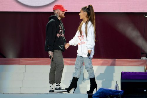 Mac Miller e Ariana Grande sul palco di One Love Manchester. Photo by Getty Images/Dave Hogan.