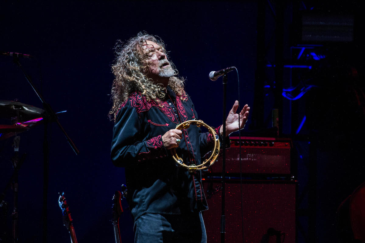Robert Plant si fa beffe dei Led Zeppelin