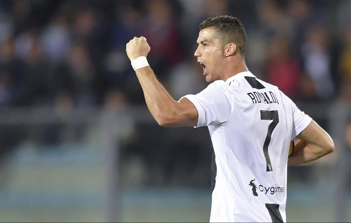 Nuovo record per Cristiano Ronaldo: è lui il personaggio più seguito su Instagram