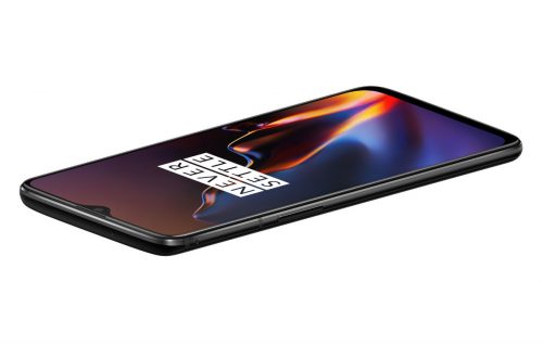 Il nuovo OnePlus 6T è stato presentato il 29 ottobre scorso, a New York. Lo smartphone sarà in vendita dal 6 novembre 2018