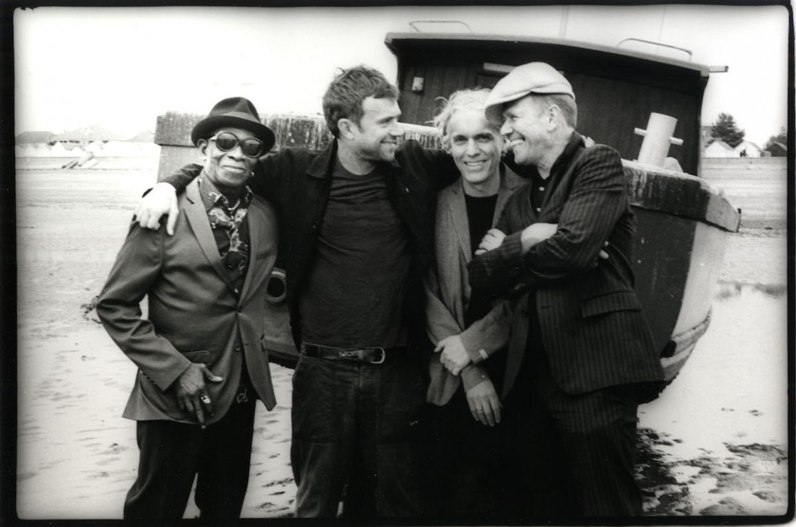 The Good The Bad & The Queen. Da sinistra: Tony Allen, Damon Albarn, Simon Tong, Paul Simonon. Foto di Pennie Smith