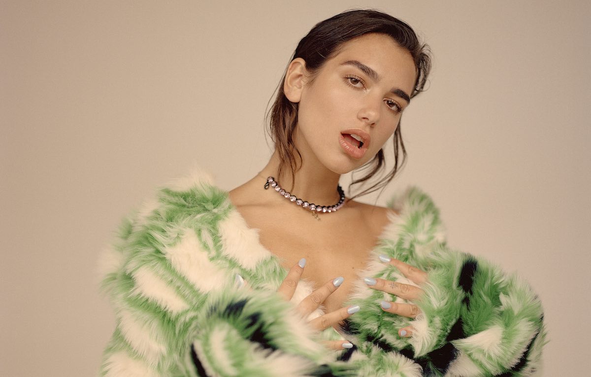 Dua Lipa, classe 1995, è l'artista femminile più ascoltata su Spotify