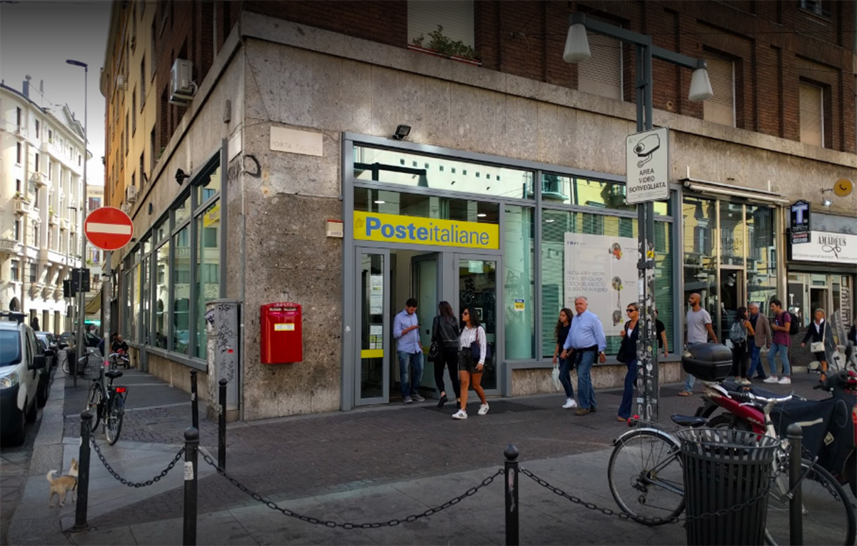Milano, una donna di colore cacciata da un ufficio postale: «Se ne deve andare subito»