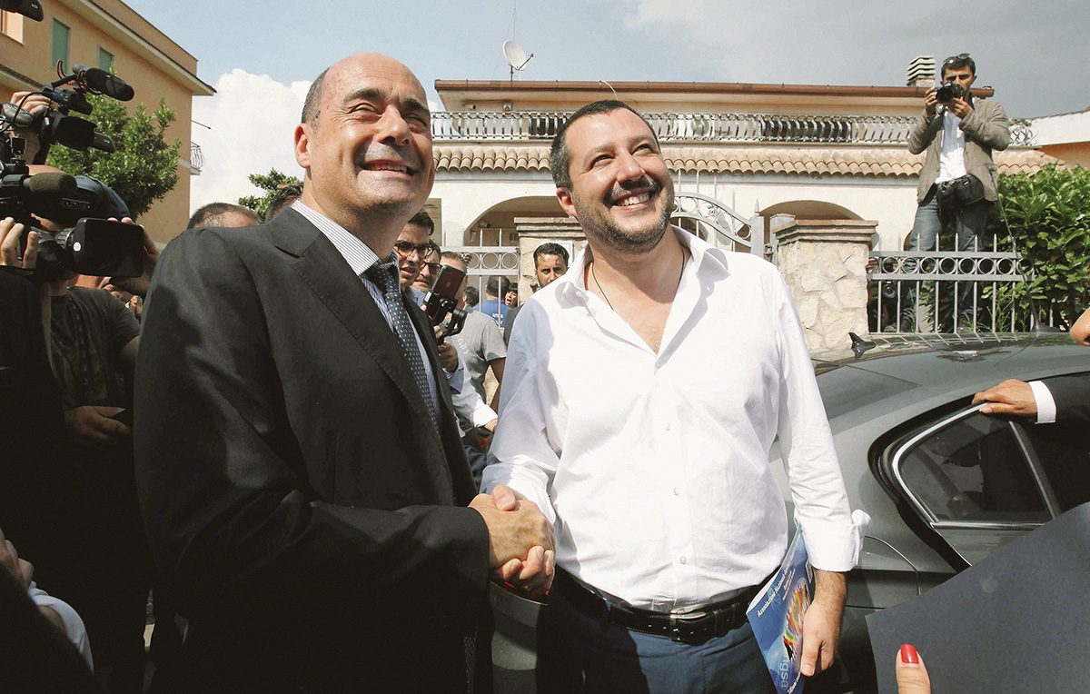 Roma, giugno 2018. Nicola Zingaretti e Matteo Salvini durante un sopralluogo tra le ville dei clan