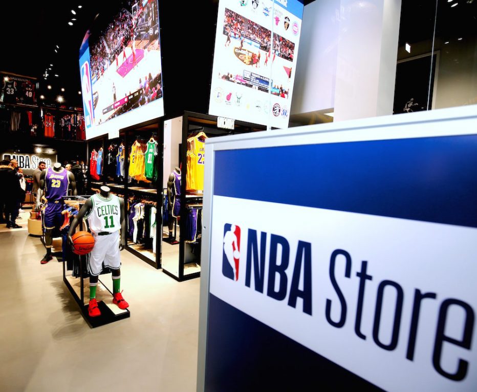 L'interno dell'NBA Store di Milano. Foto: Fabrizio Forte