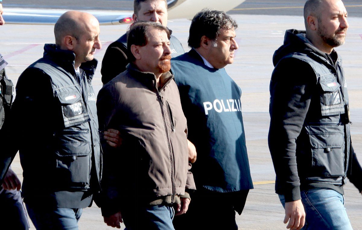 L'arrivo di Cesare Battisti in Italia dopo l'arresto in Bolivia. Foto: Piero Tenagli